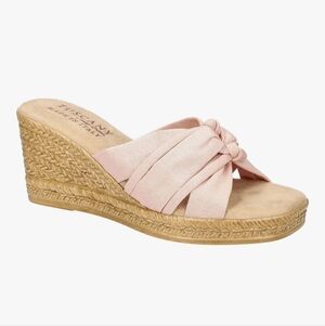 Easy Street Women's Ghita Wedge Sandal, Blush Crepe